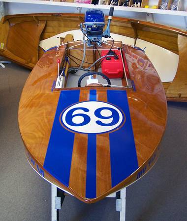 Cocktail Class Racer wooden outboard motor boat