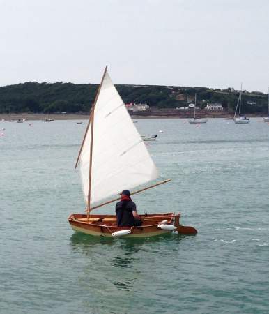 Sailing the clinker-style Eastport Pram