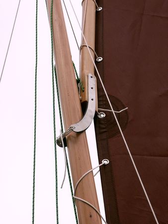 Sailing rig on a kit boat