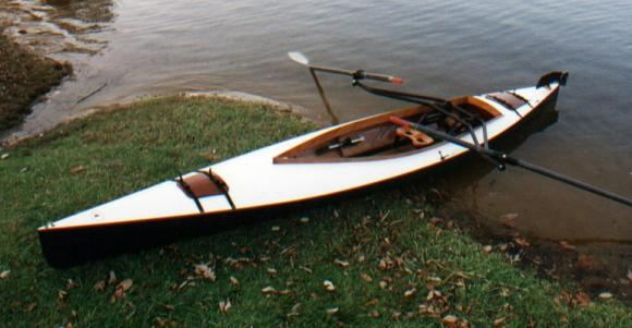 Fast rowing of a canoe with a sliding seat unit