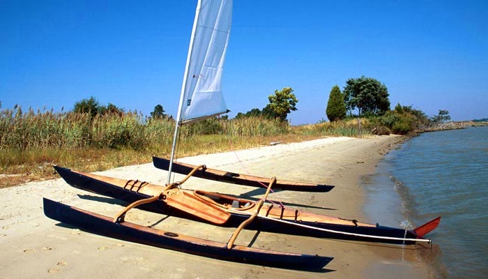 kayak fitted with outriggers