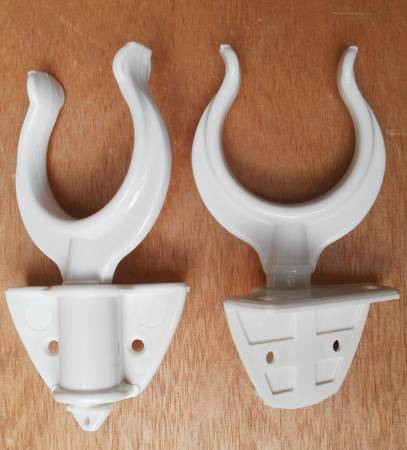 Open-top plastic rowlocks and sockets