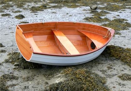 The Stem Dinghy has a small draught, ideal for shallow water