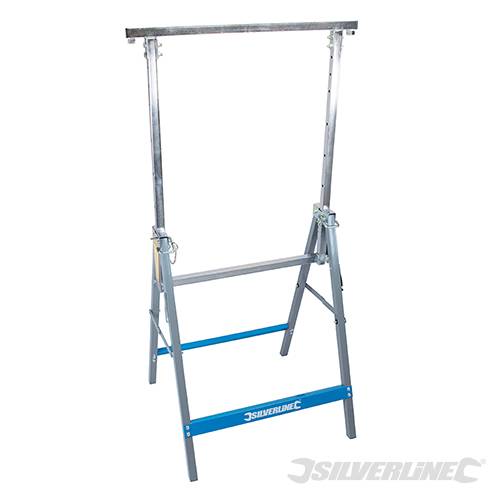 Heavy-duty adjustable trestles for boat-building at a comfortable working height