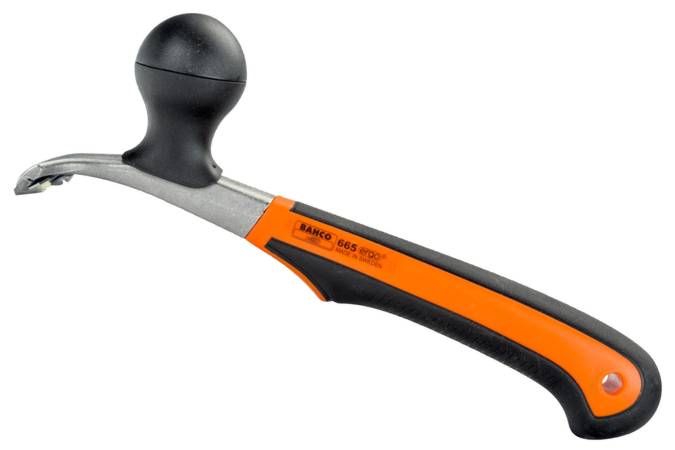 Hard-wearing carbide scraper with an ergonomic two-handed grip