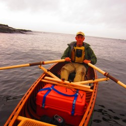 Adjustable canoe rowing rig