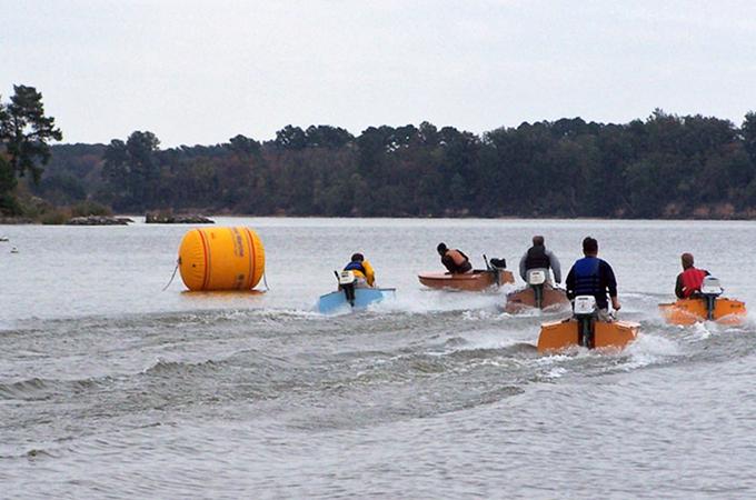 Cocktail Class Racer wooden outboard motor boat