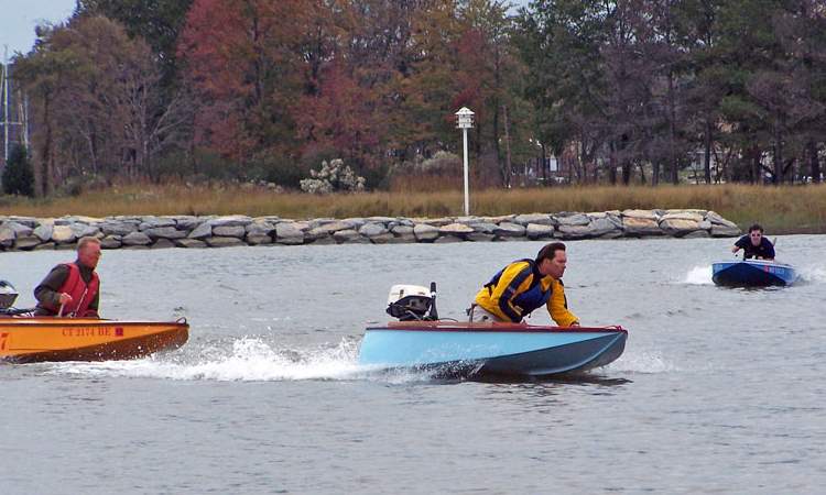 Cocktail Class Racer wooden outboard motor boat