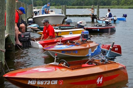 Cocktail Class Racer wooden outboard motor boat