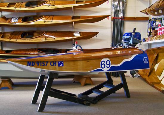 Cocktail Class Racer wooden outboard motor boat