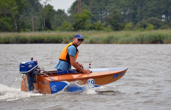 Cocktail Class Racer wooden outboard motor boat