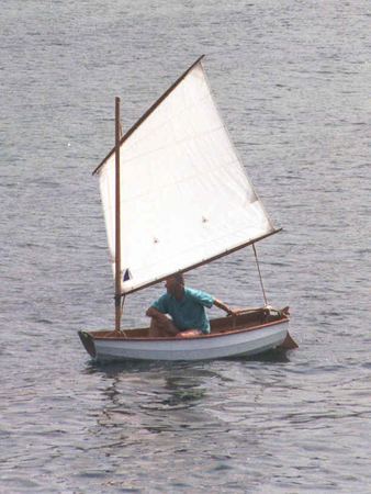 Sailing an Eastport pram