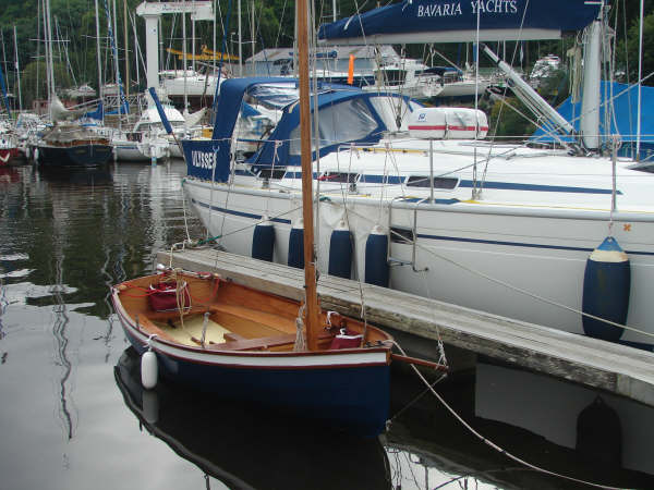 Build this beautiful sailing boat at home from a kit