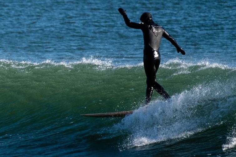 Root hollow wooden surfboard