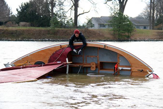 Capsize drill for the Guider expedition boat