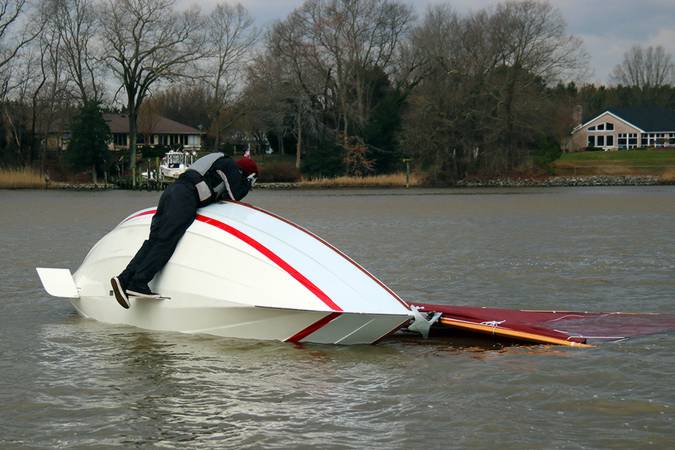 Capsize drill for the Guider expedition boat