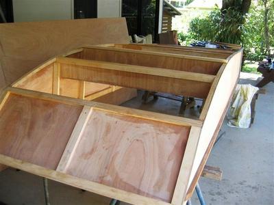 Building the Handy Punt outboard motor boat by Michael Storer