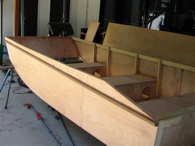 Building the Handy Punt outboard motor boat by Michael Storer