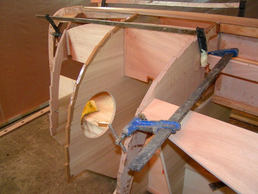 Fore structure - Building the Ilur dinghy