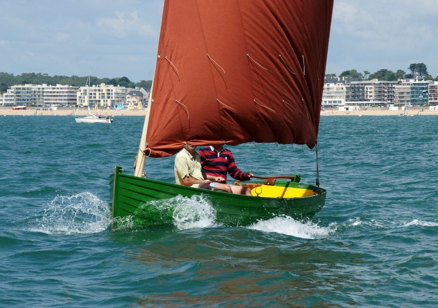 The Ilur Clinker is a seaworthy traditional sailing boat for day sailing, fishing and coastal cruising