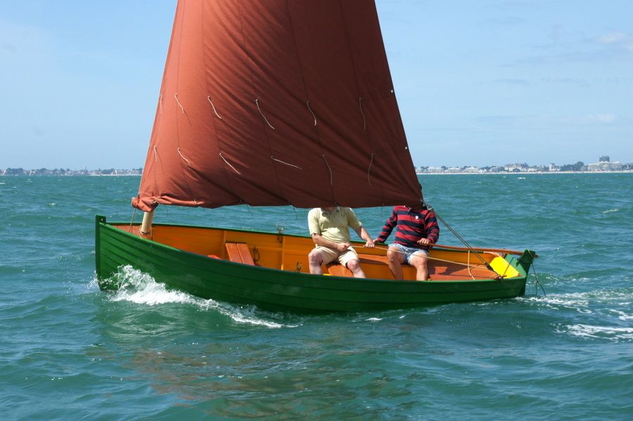 The Ilur Clinker is a seaworthy traditional sailing boat for day sailing, fishing and coastal cruising