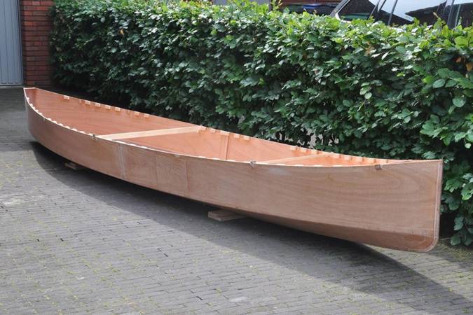 Constructing the Kombi sailing and paddling canoe