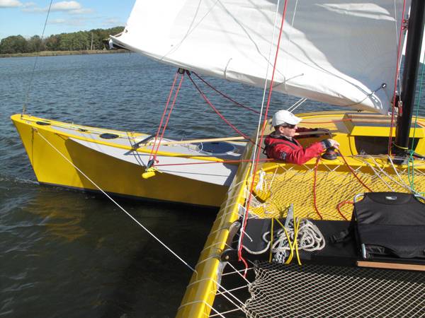 Fast Pacific proa Madness under sail