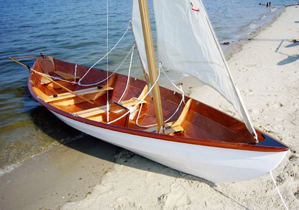 Northeaster Dory rigged for sailing