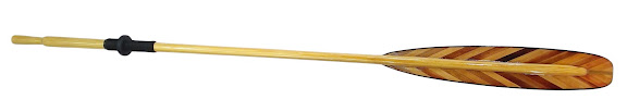 Wooden gig oars with v-laminated spoon blades