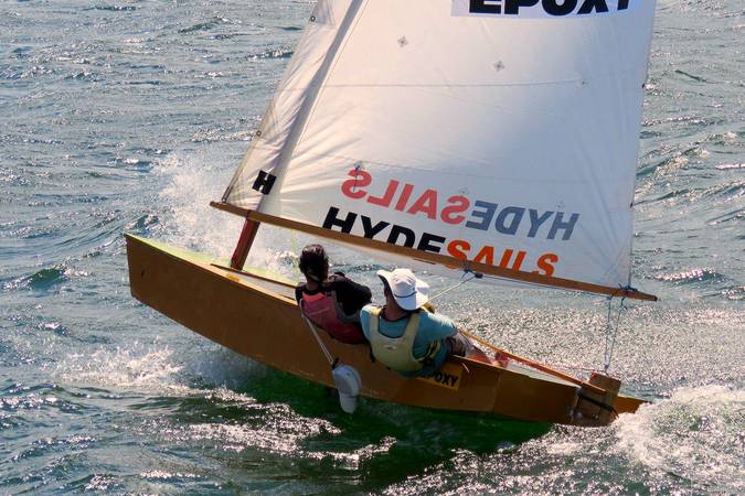 Oz Goose low-cost plywood sailing dinghy that is easy to build and fun to sail