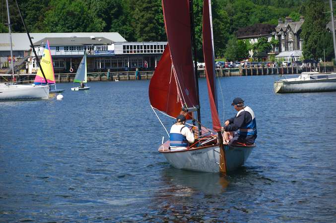 Colin's Pathfinder sailing in a light wind on Windermere