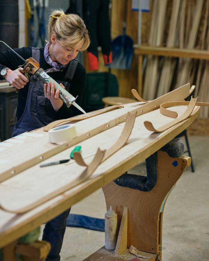 Assembling a Grain PlyBeam surfboard - gluing on the cork rails