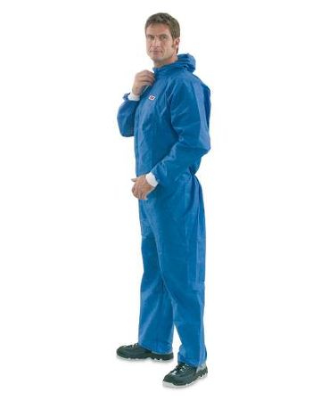 3M disposable protective coverall 4530 for sanding, painting and varnishing