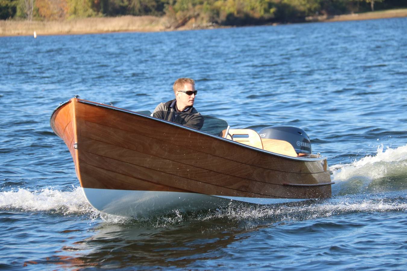 Rhode Runner - a modern kit-built wooden motorboat in the style of a classic 1950s runabout