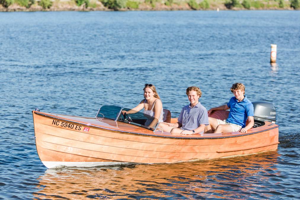 Rhode Runner - a modern kit-built wooden motorboat in the style of a classic 1950s runabout