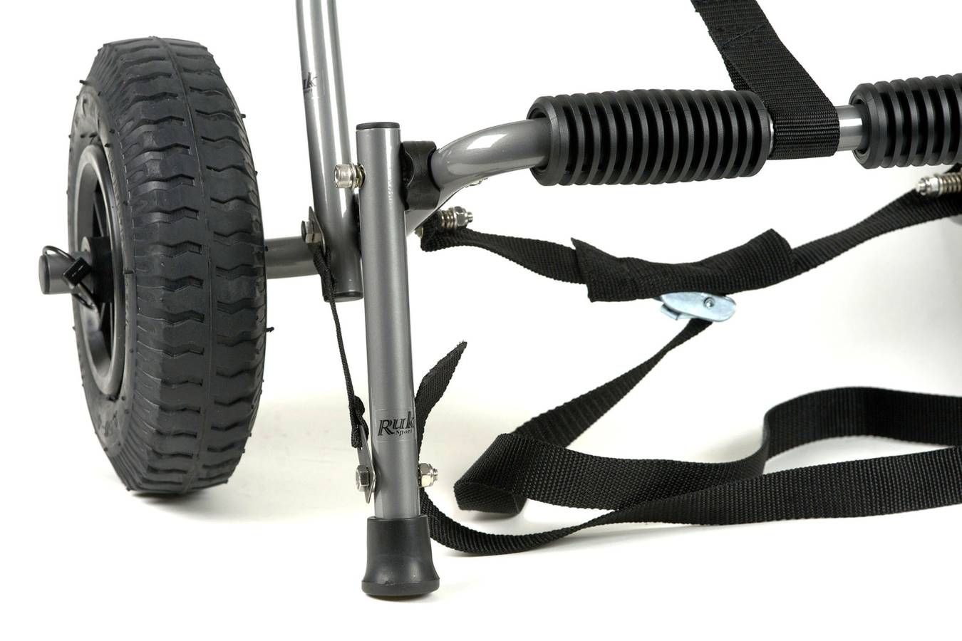 Compact folding trolley for a kayak or canoe, with puncture-proof tyres