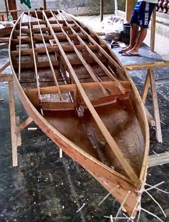 Constructing the Ta'al plywood SUP - internal framework