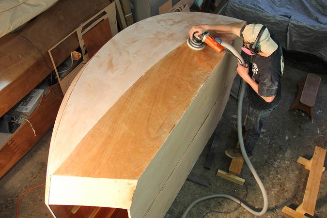 Sanding the outside of the teardrop caravan