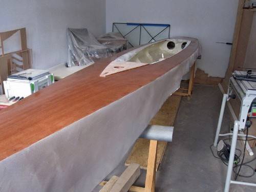 The Trika 540 trimaran construction - fibreglassing the deck