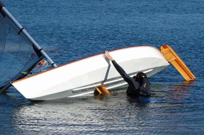 Righting the Viola 14 sailing canoe after a capsize