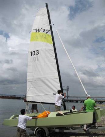 The fast and comfortable W17 sailing trimaran