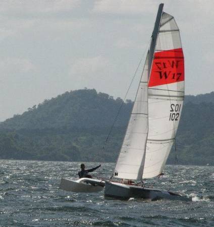 The fast and comfortable W17 sailing trimaran