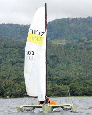 The fast and comfortable W17 sailing trimaran