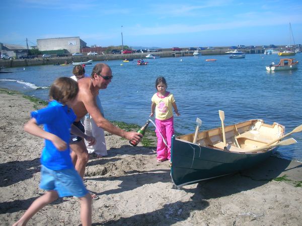 Finished building the wooden rowing boat Joansa by Welsford