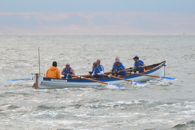 The Whitby Pilot Gig is a wooden racing boat for six-oared team rowing that is quick to build and based on a traditional Cornish Pilot Gig