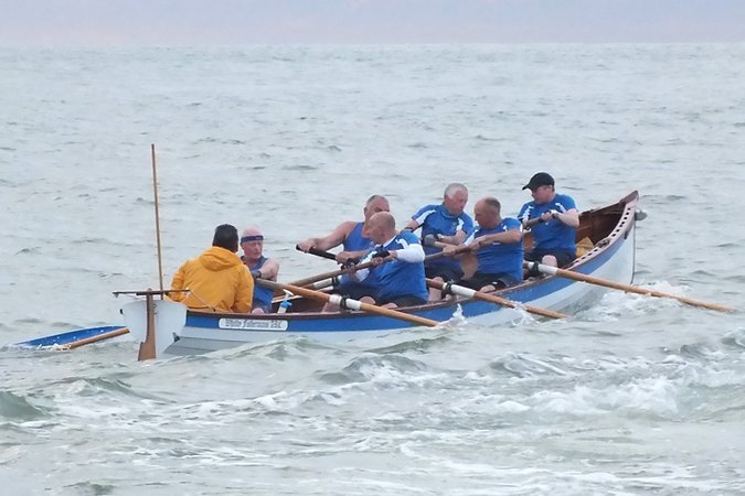 The Whitby Pilot Gig is a wooden racing boat for six-oared team rowing that is quick to build and based on a traditional Cornish Pilot Gig